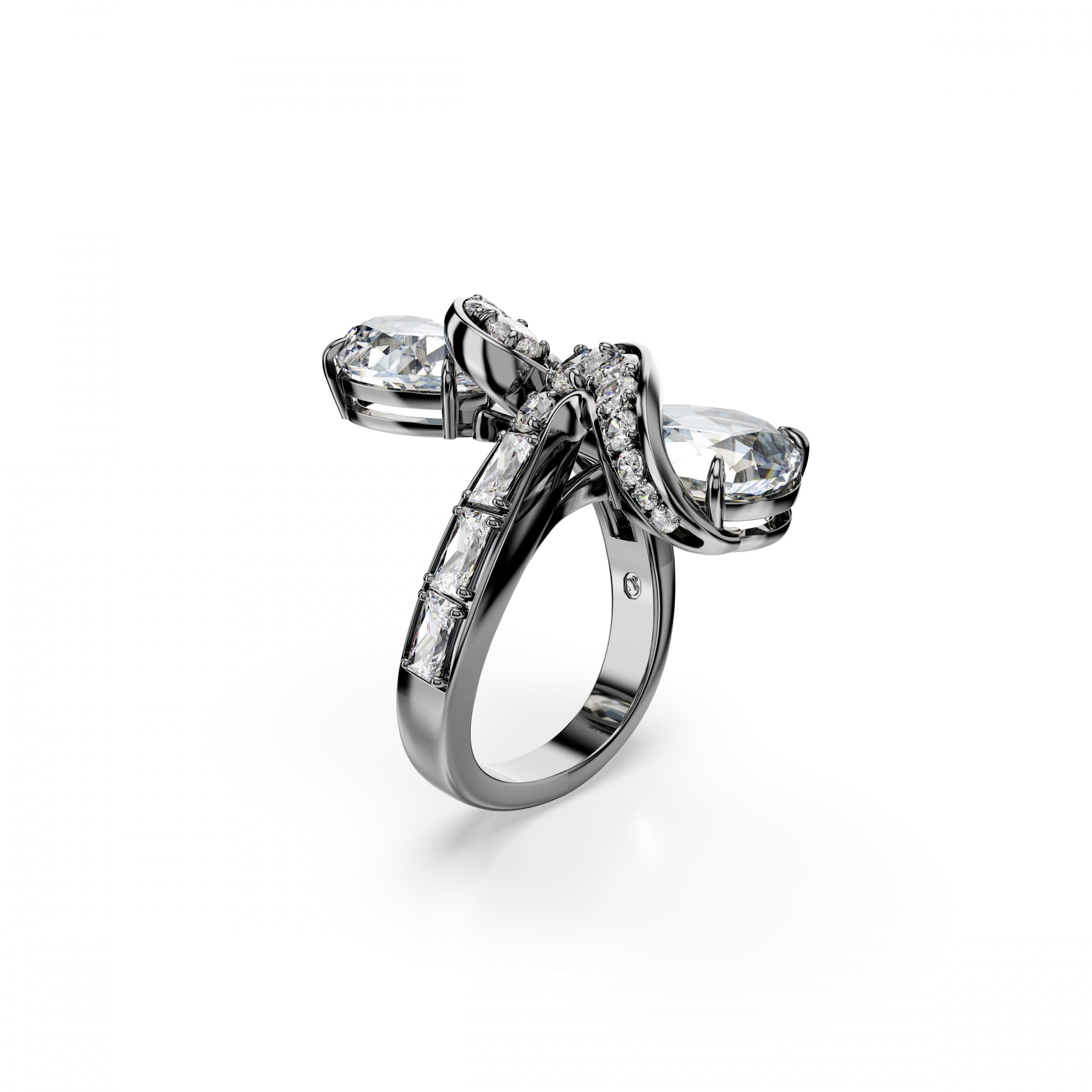 47466140303611,47466140336379