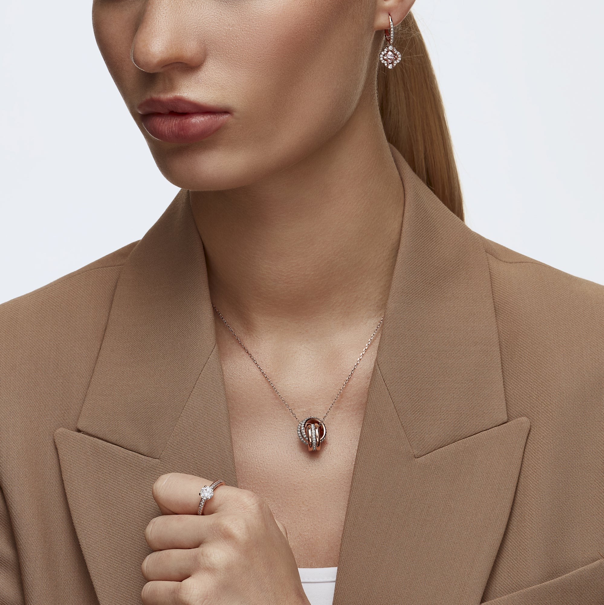 Sparkling Dc Clover Küpe, Pembe, Pembe Altin Rengi Kaplama