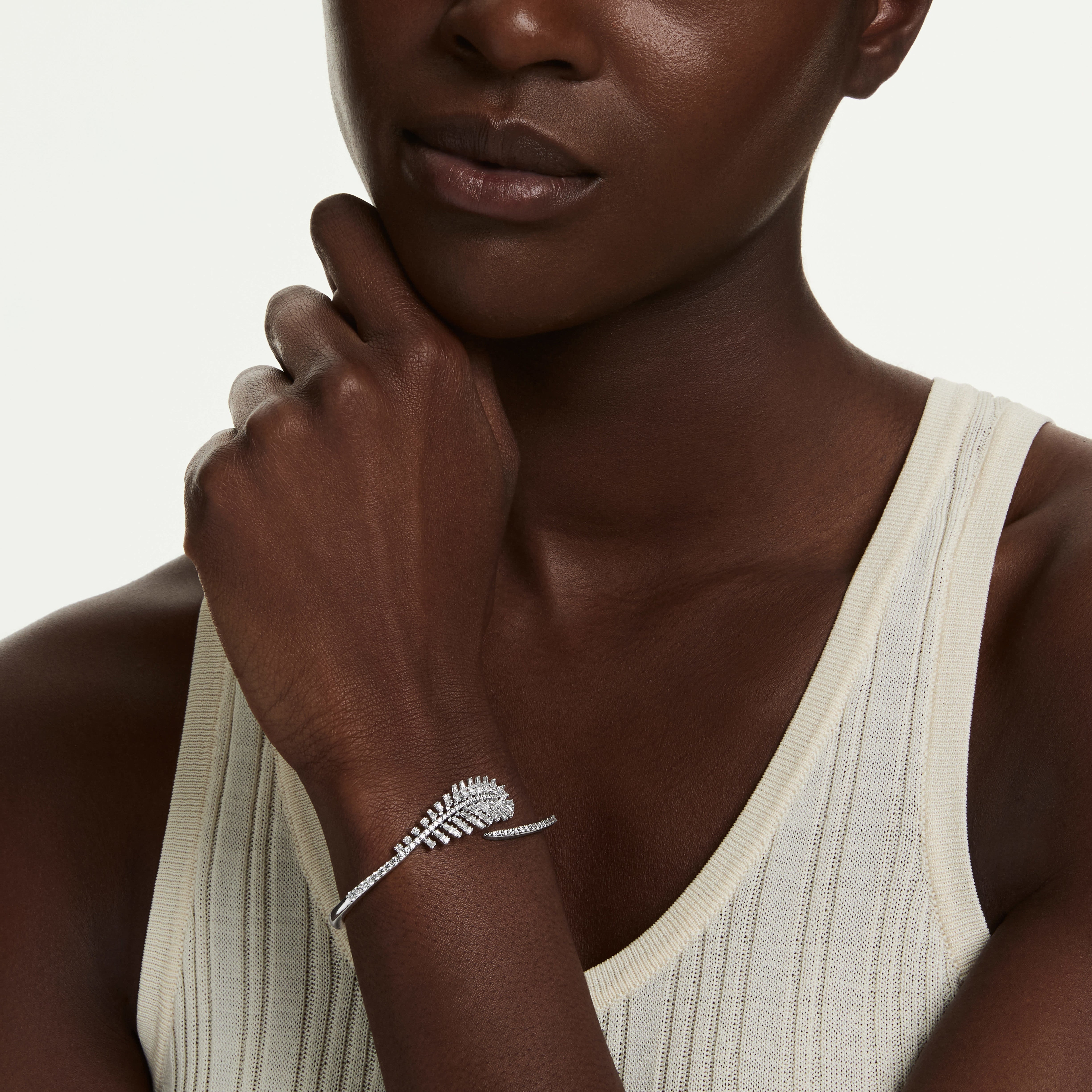 Vienna Bangle Bileklik, Karışık Kesim, Tüy, Beyaz, Rodyum Kaplama